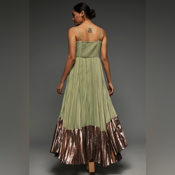 Verb By Pallavi Singhee - Picture 2 of 14